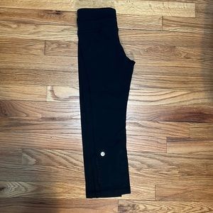 Lululemon capris size 4